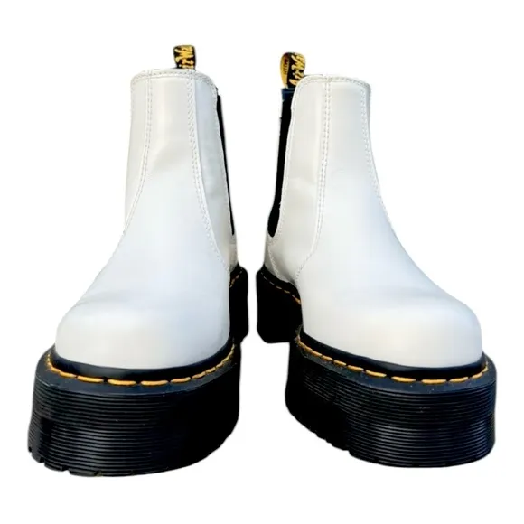 Dr. Martens 2976 Quad Platform Chelsea Boots Size 7 Women’s