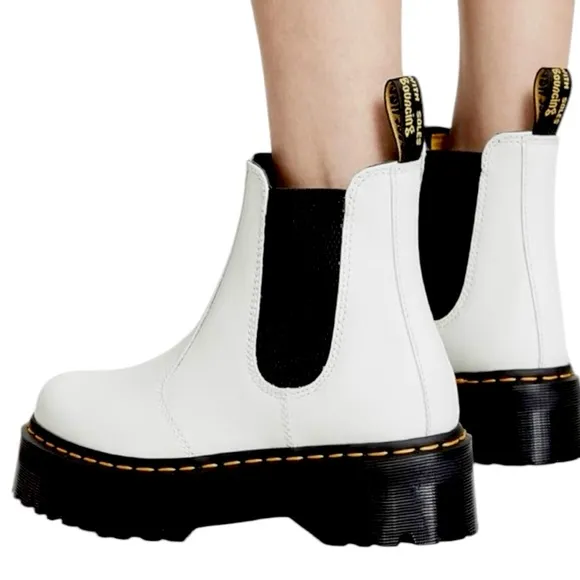 Dr. Martens 2976 Quad Platform Chelsea Boots Size 7 Women’s