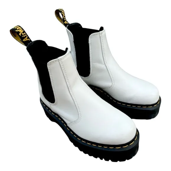 Dr. Martens 2976 Quad Platform Chelsea Boots Size 7 Women’s