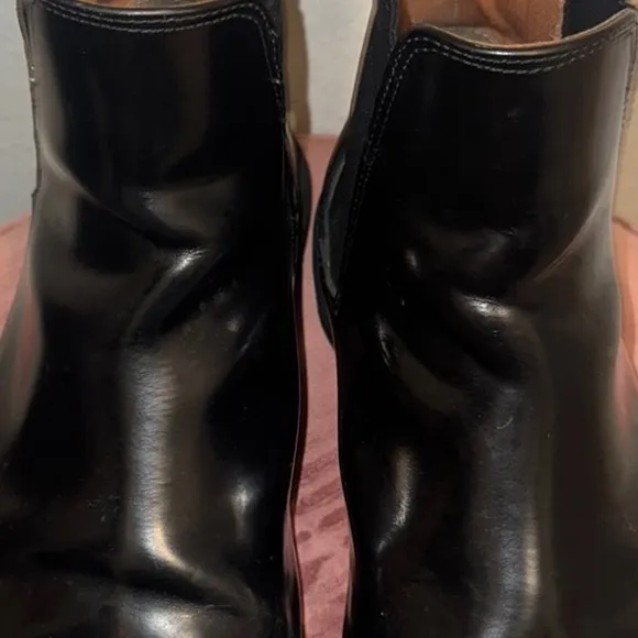 Dr. Martens Black Chelsea Boots Classic Design