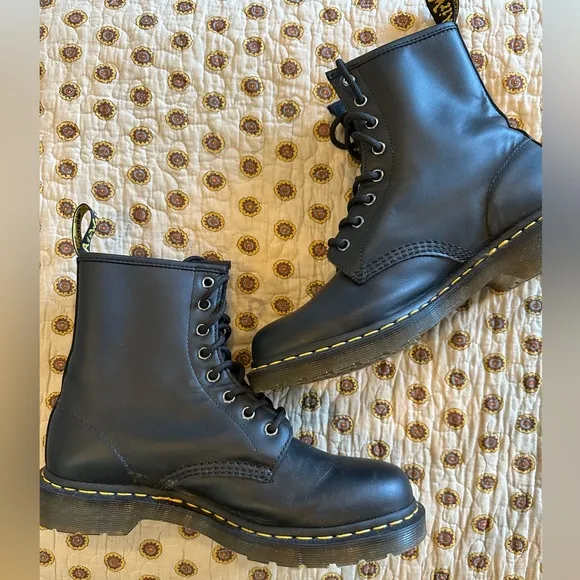 Dr. Martens Black Smooth Leather 1460 Lace Up Boots Women’s 10 New Without Box