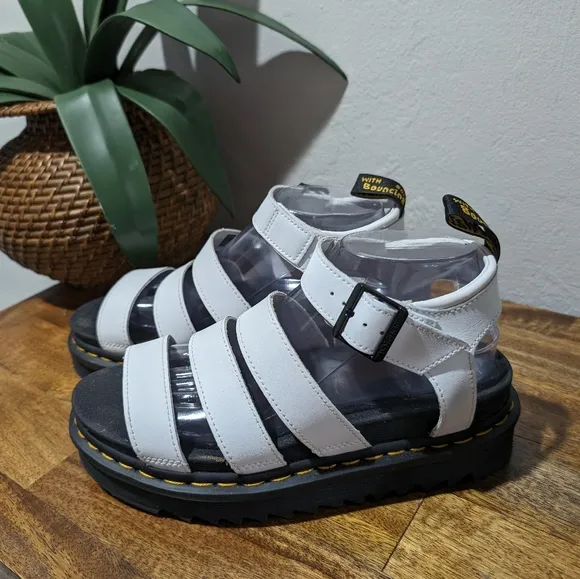 Dr Martens Blaire Quad White Hydro Leather Sandals Woman’s Size 8
