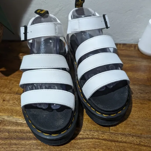 Dr Martens Blaire Quad White Hydro Leather Sandals Woman’s Size 8