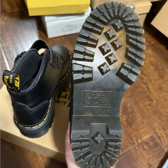 Dr. Martens Devon Heart Black Milled Nappa Boots