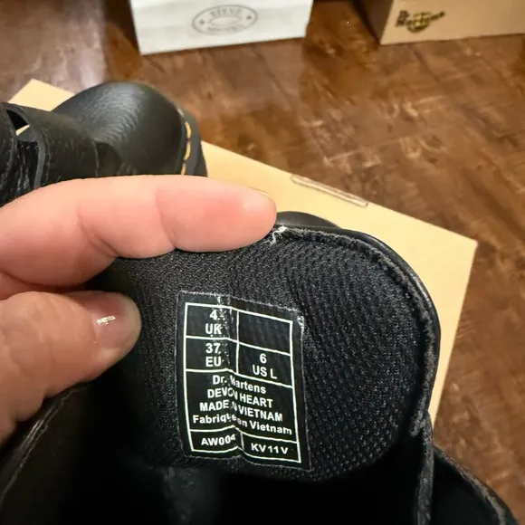 Dr. Martens Devon Heart Black Milled Nappa Boots