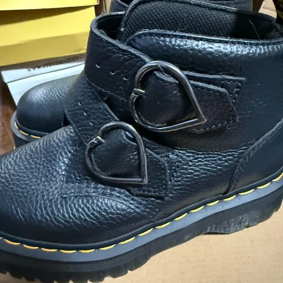 Dr. Martens Devon Heart Black Milled Nappa Boots