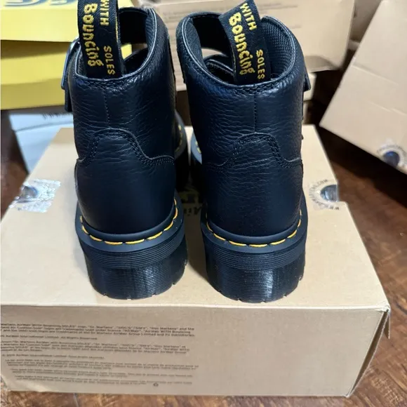 Dr. Martens Devon Heart Black Milled Nappa Boots