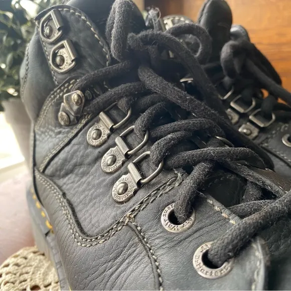 Dr. Martens Docs 9349 Black 100% Leather Lace-Up Boots Y2K EUC