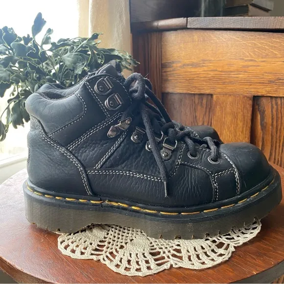 Dr. Martens Docs 9349 Black 100% Leather Lace-Up Boots Y2K EUC