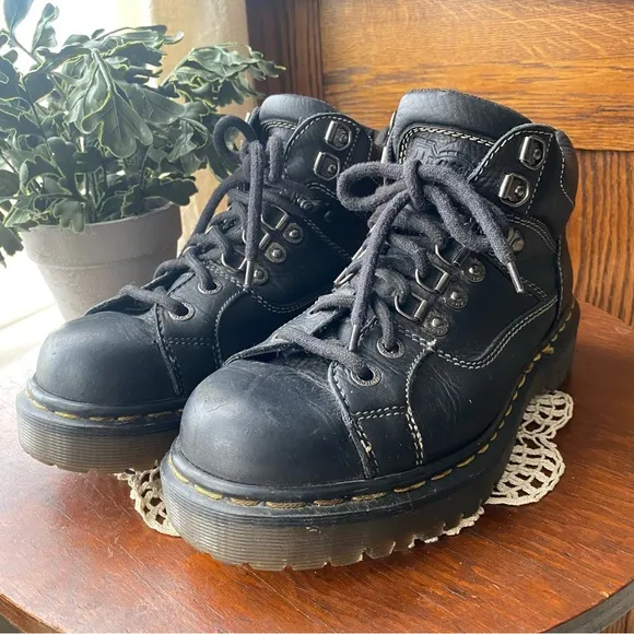 Dr. Martens Docs 9349 Black 100% Leather Lace-Up Boots Y2K EUC