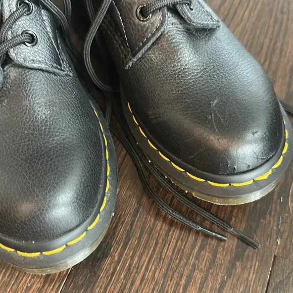 DR MARTENS VIRGINIA BOOTS