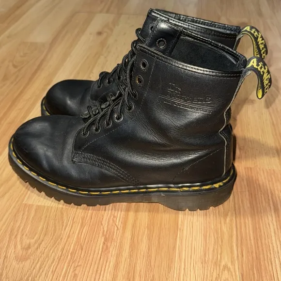 Dr.Martens Made in England Classic 8 Eye Boots Black Size 9.5