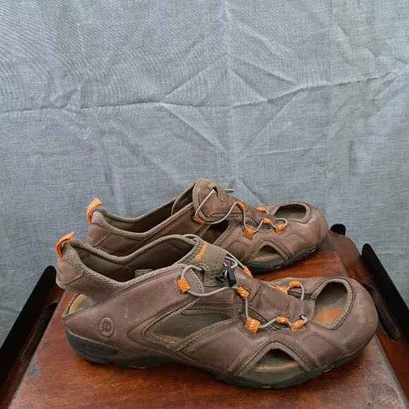 Dunham Vibe Ruggards Tout Aller Brown MCR615 BR Faux Leather Sandals Sz 14