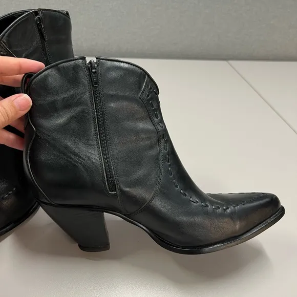 Durango Vintage Western Ankle Boots Size 8