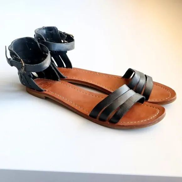 DV by Dolce Vita Black Ankle Strap Open Toe Flat Sandals / Summer Shoes Size 8