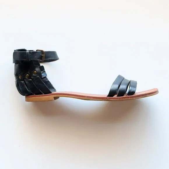 DV by Dolce Vita Black Ankle Strap Open Toe Flat Sandals / Summer Shoes Size 8