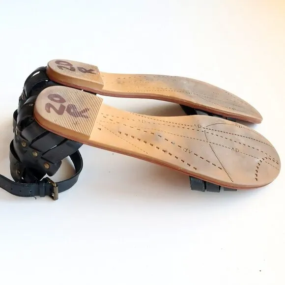 DV by Dolce Vita Black Ankle Strap Open Toe Flat Sandals / Summer Shoes Size 8