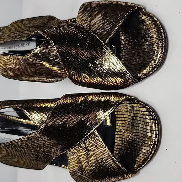 DVF Diane von Furstenberg &quot;Vick&quot; Slingback Sandal Gold Metallic Leather Size 7 B