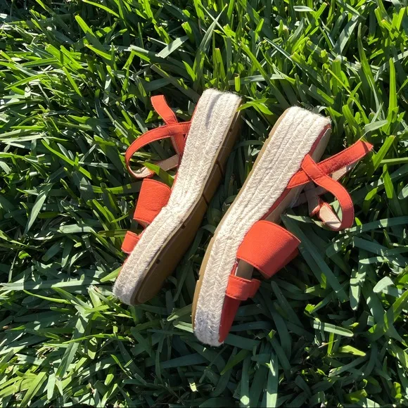 EILEEN FISHER  platform sandals size 6.5