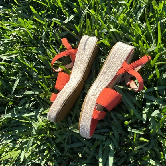EILEEN FISHER  platform sandals size 6.5