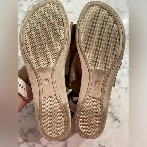 Eileen Fisher Suede Banded Wedge Platform Sandals in Platinum- 8.5
