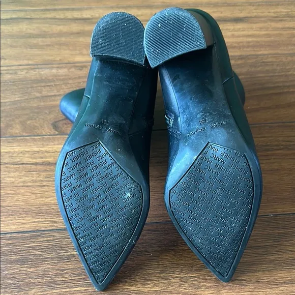 👢👢EUC Marc Fisher Black Heeled Boots with Sleek Design👢👢
