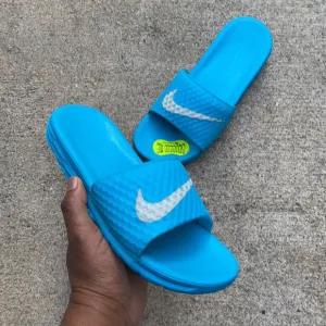 EUC WMNS NIKE BENASSI SOLARSOFT SLIDESJDI TEALS AQUAS WHITES LIMIT RARE COLOR