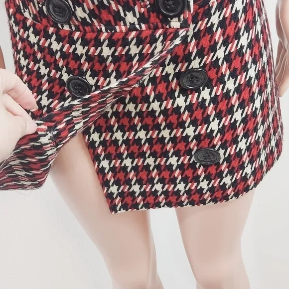 Express Design Studio Plaid Large Button Wool Blend Lined Mini Skirts Size: 4