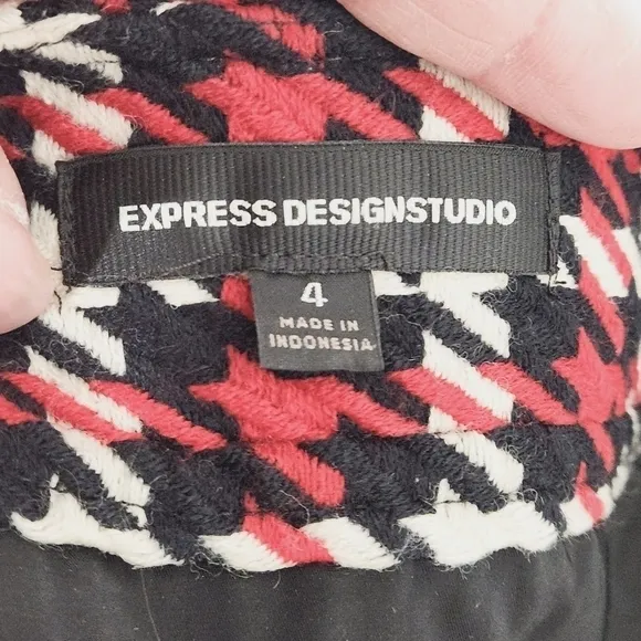 Express Design Studio Plaid Large Button Wool Blend Lined Mini Skirts Size: 4