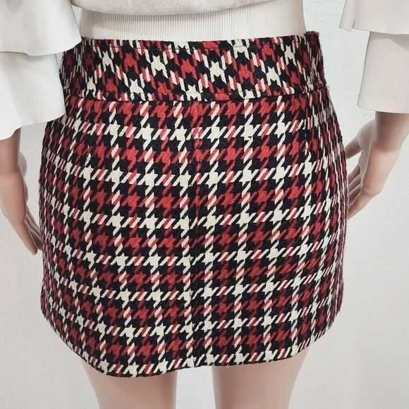 Express Design Studio Plaid Large Button Wool Blend Lined Mini Skirts Size: 4