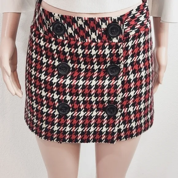 Express Design Studio Plaid Large Button Wool Blend Lined Mini Skirts Size: 4