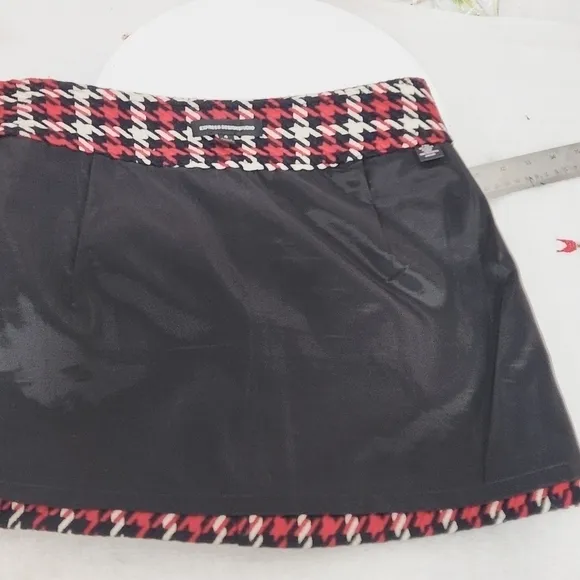 Express Design Studio Plaid Large Button Wool Blend Lined Mini Skirts Size: 4