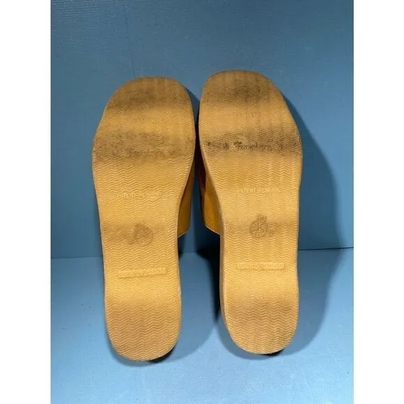 Famolare Leather Buckle Sandals Size 8