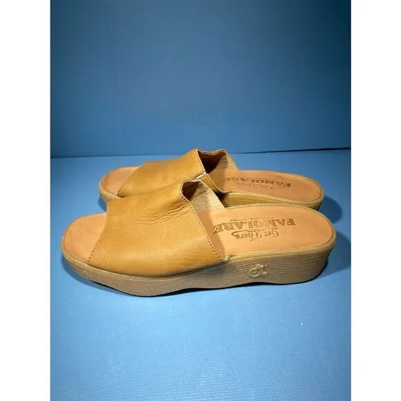 Famolare Leather Buckle Sandals Size 8