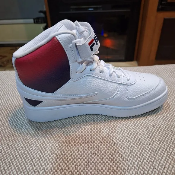 Fila A High Tops men's size 7.5 NWOT. White with red ombre accent.