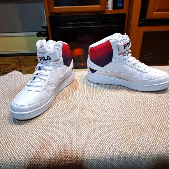 Fila A High Tops men's size 7.5 NWOT. White with red ombre accent.
