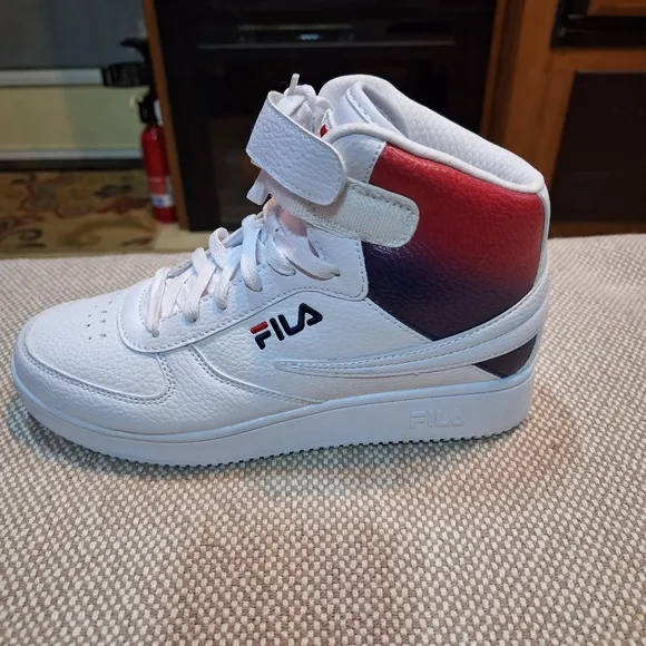 Fila A High Tops men's size 7.5 NWOT. White with red ombre accent.