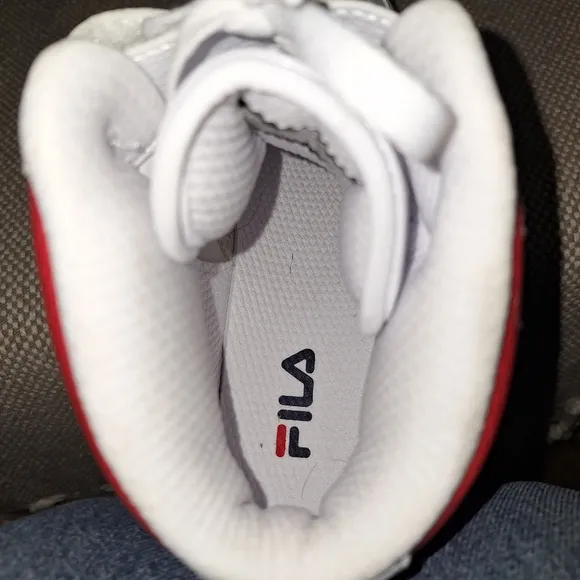 Fila A High Tops men's size 7.5 NWOT. White with red ombre accent.