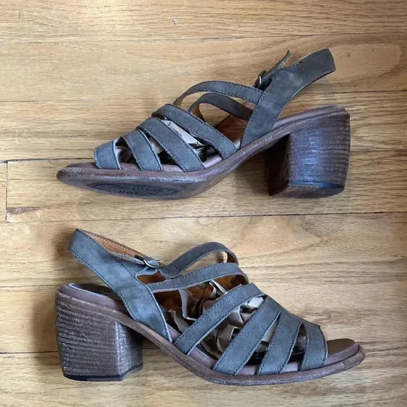 Fiorentini Baker sandals light brown leather sz 39 or 8.5 buckle heel open toe
