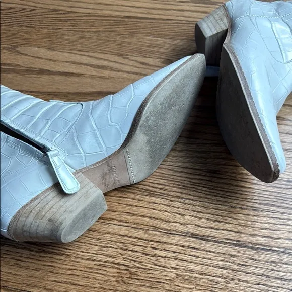 Freda Salvador White Ankle Boots with Elastic Panels