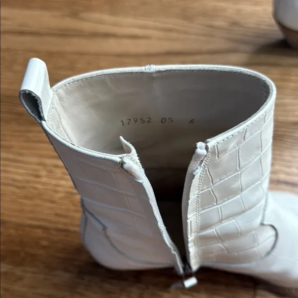 Freda Salvador White Ankle Boots with Elastic Panels