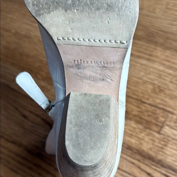 Freda Salvador White Ankle Boots with Elastic Panels