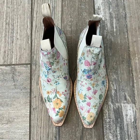 Free People Beau Western Boots in Ivory Floral size 6.5