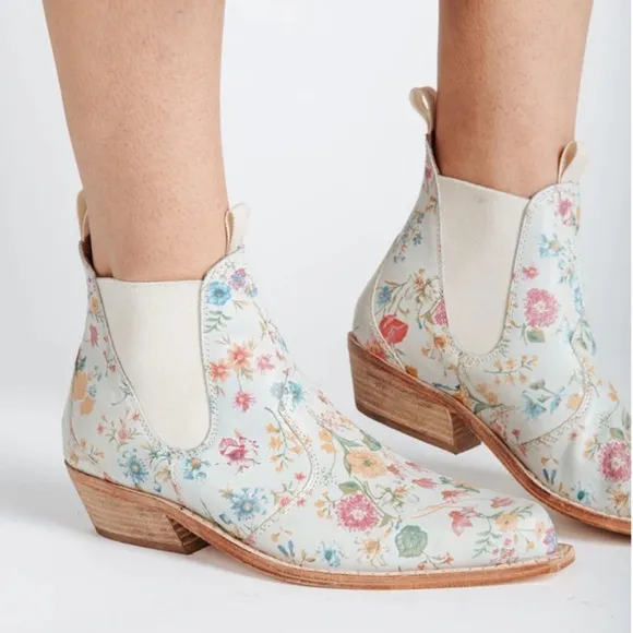 Free People Beau Western Boots in Ivory Floral size 6.5