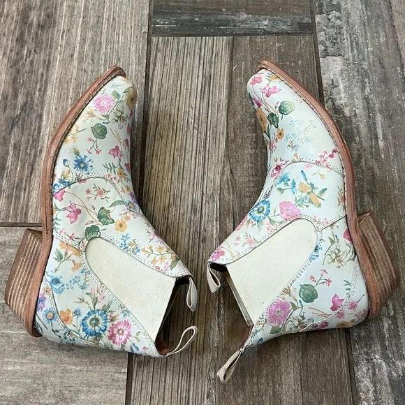 Free People Beau Western Boots in Ivory Floral size 6.5