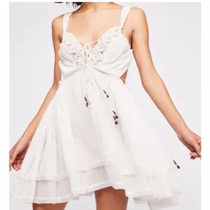 Free People Rare Crochet V-Neck Sweetheart Tiered Mini Sundress, White, Sz L NWT