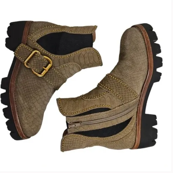 Free People/Jeffrey Campbell  Chunky Heel boots size 7.5