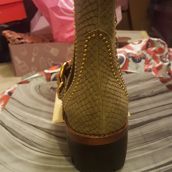 Free People/Jeffrey Campbell  Chunky Heel boots size 7.5