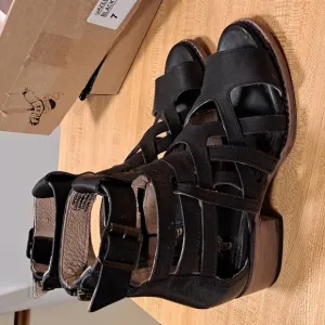 Freebird Gazelle Sandals
