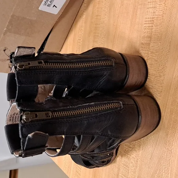 Freebird Gazelle Sandals